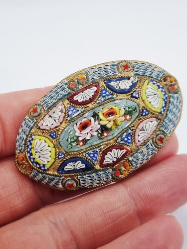 Antica spilla micro mosaico