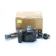 Nikon D750 + 147 Tsd. Scatti +