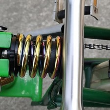 Sospensione bici posteriore zincata e colorata con asse in titanio