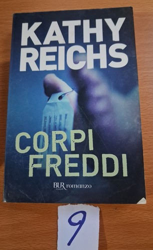 Libro romanzo corpi freddi - corpi,