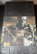 HOT TOYS TERMINATOR SALVATION