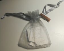 LANCOME - LA VIE EST BELLE GADGET PLACCA DI CERAMICA BIANCA CON TULLE E MOLLETTA