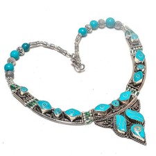 Collana con pietre preziose