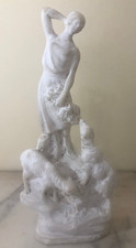 Scultura in pietra 37 cm Giovane donna con due pecore