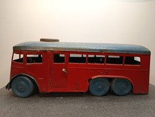 Trolleybus Joustra rouge et