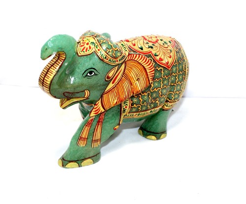 Elefante giada intagliato - in,