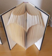 Libro piegato fatto a mano
