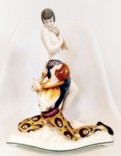 Royal dux statuina - dux, in