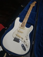 Fender stratocaster made - , in