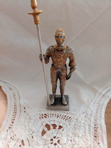 Cavaliere con armatura - cavaliere, e