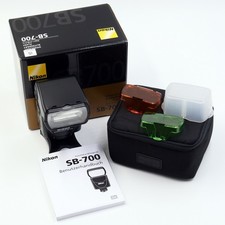 Flash Nikon SB-700 -usato-