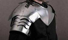 Coppia di Pauldrons Medievali