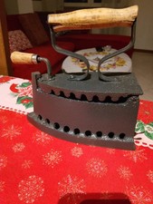 ANTICO FERRO DA STIRO IN GHISA