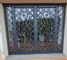 INFERRIATE DI SICUREZZA ANTINTRUSIONE IN FERRO BATTUTO ANTRACITE CON VETROCAMERA