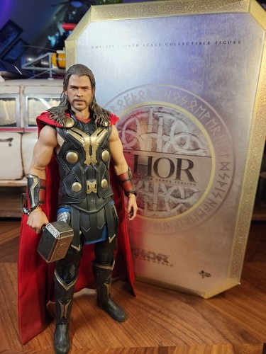 Hot toys thor mondo - toys,
