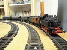 Antico treno passeggeri tedesco Roco e Rowa H0