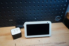 (J) Amazon Echo Show 5 1a