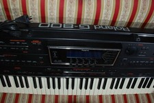 ROLAND G 800 ARRANGER-WORKSTATION PIANOFORTE 76 TASTI SEMIPESATI + SOFTBAG CASIO