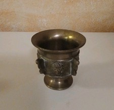 Antico piccolo mortaio in ottone 