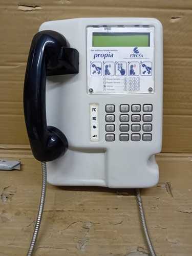 Telefono pubblico a - pubblico, no