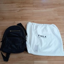 Zaino FURLA in pelle nera con borsa portaoggetti, elegante, ottime condizioni