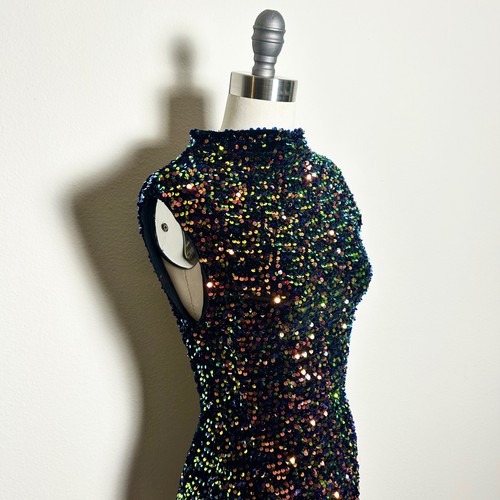Abito nuovo con etichette - , by