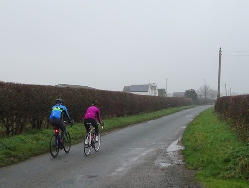 Photo 6x4 cyclists castley - on,