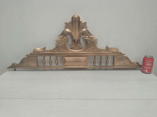 Legno intagliato ornamenti