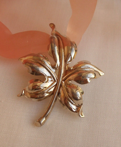 Spilla trifari metallo colore - spilla,