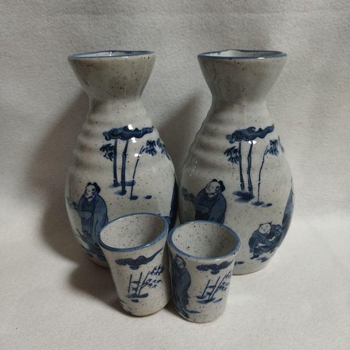 Set tazze per - set, bottiglie