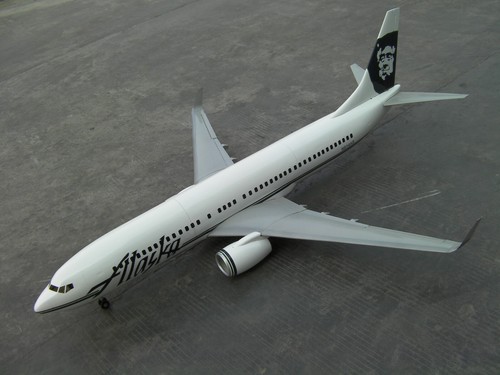 Boeing 737 alaska airliner - alaska,