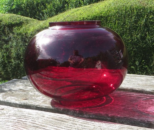 Large ruby red glass - ruby, onion