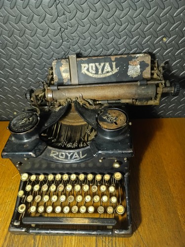 Antique 1920 royal standard - 1920's,