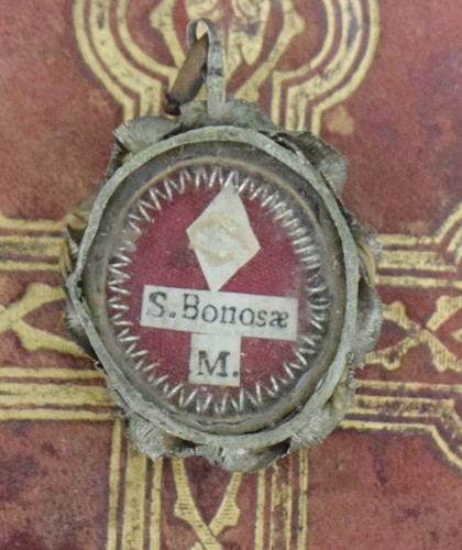 Relic reliquary reliquia - relic,