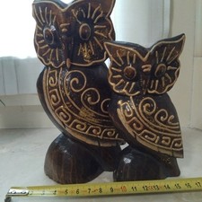 Due Gufi Eleganti In Legno Con Decorazioni Dorate