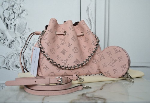 Louis vuitton bella magnolia - louis,