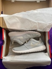 🌺 Nike Womens Roshe One