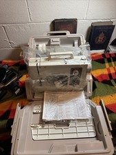MACCHINA DA CUCIRE BERNINA