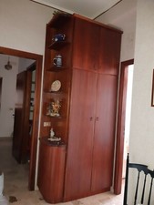 Armadio in legno scuro non lucido 112*267*55 - Usato ma in ottime condizioni