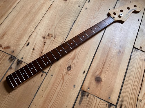 Fender squier standard - standard, pj