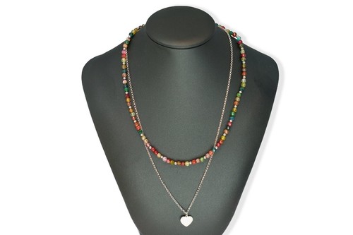 Collana con perline colorate - con,
