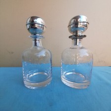 COPPIA DI BOTTIGLIE PORTA LIQUORE WHISKY E COGNAC CON TAPPI ARGENTO anni '70/80