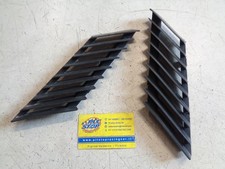 COPPIA GRIGLIE - PRESE ARIA LATERALI OPEL COMMODORE B - GSE - ORIGINALI