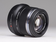 Olympus M.Zuiko Digital 45 mm f/1.8 (nero) incl. CIR-PL e Hoya HMC UV (c)