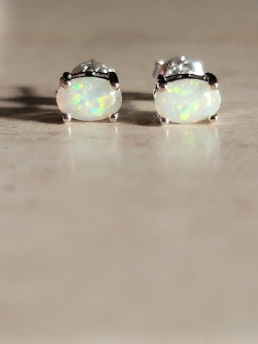 Orecchini opale bianco argento