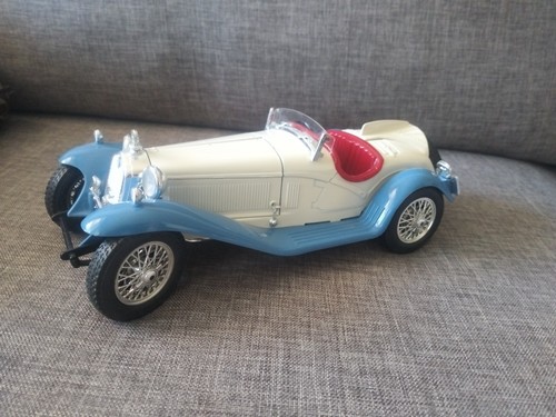 Bburago alfa romeo 2300 spider - romeo,