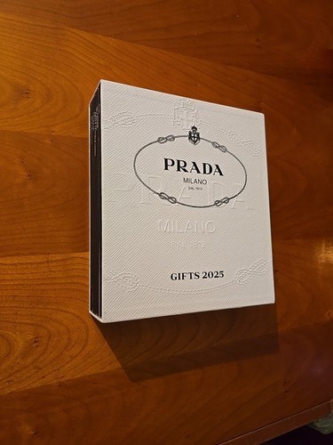 Prada milano idee - milano, regalo