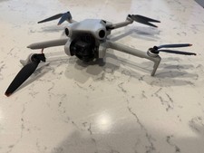 Drone con fotocamera DJI Mini 4 Pro