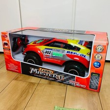 NUOVO 1/8 Mitsubishi Pajero