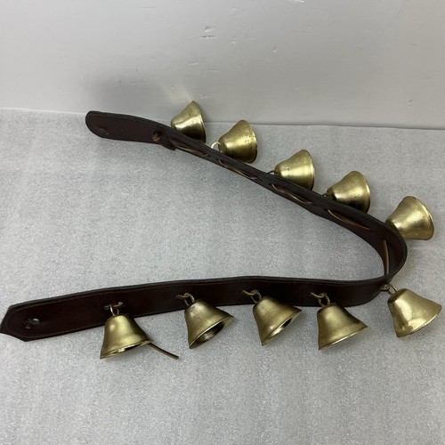 Vtg sleigh bells faux - on,